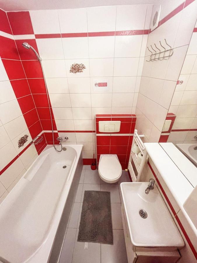 Buzz Apartment Cluj-Napoca Ngoại thất bức ảnh
